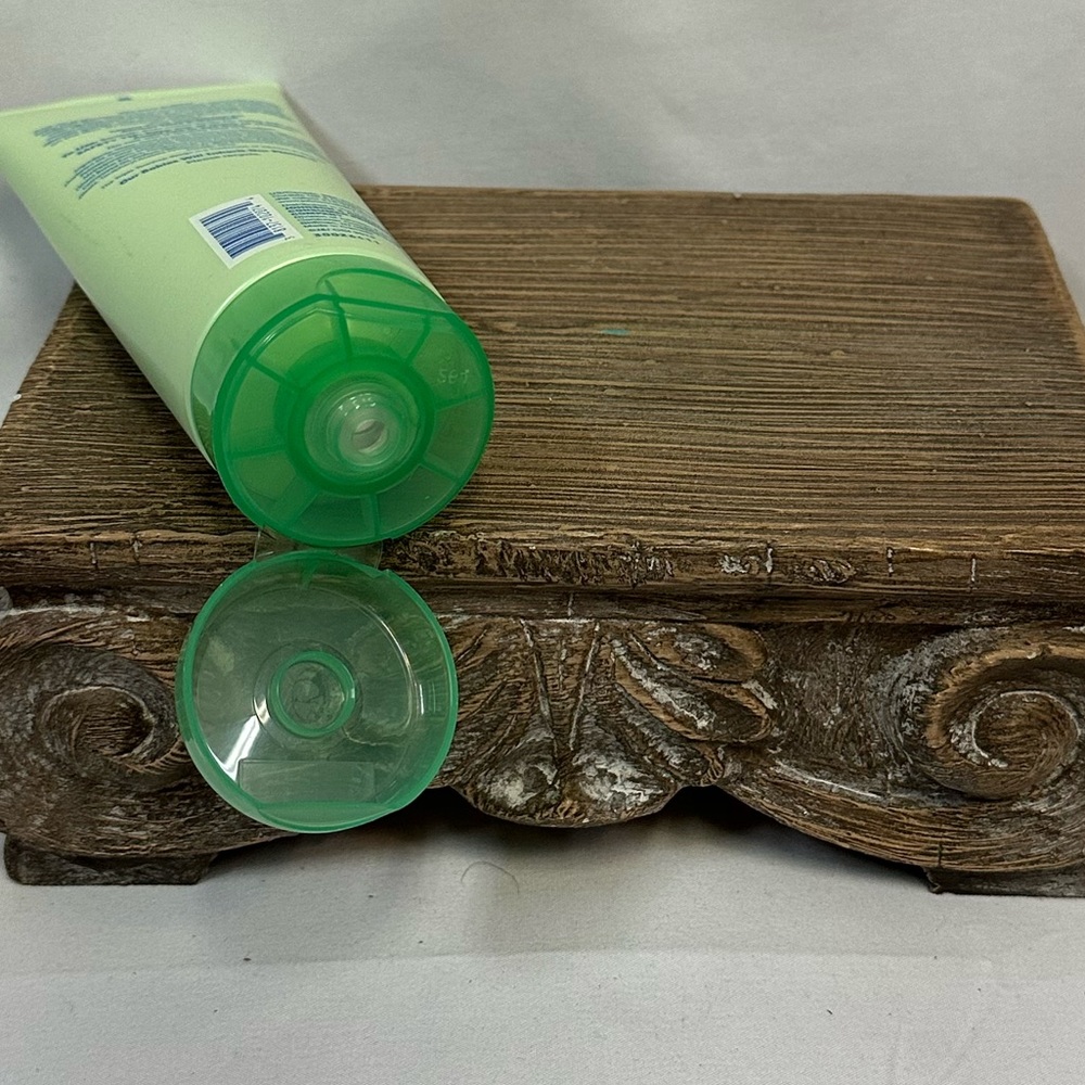 Johnson Baby Creamy Oil | Aloe Vera Vitamin E, 8 Oz NEW FOIL UNOPENED - Picture 7 of 9